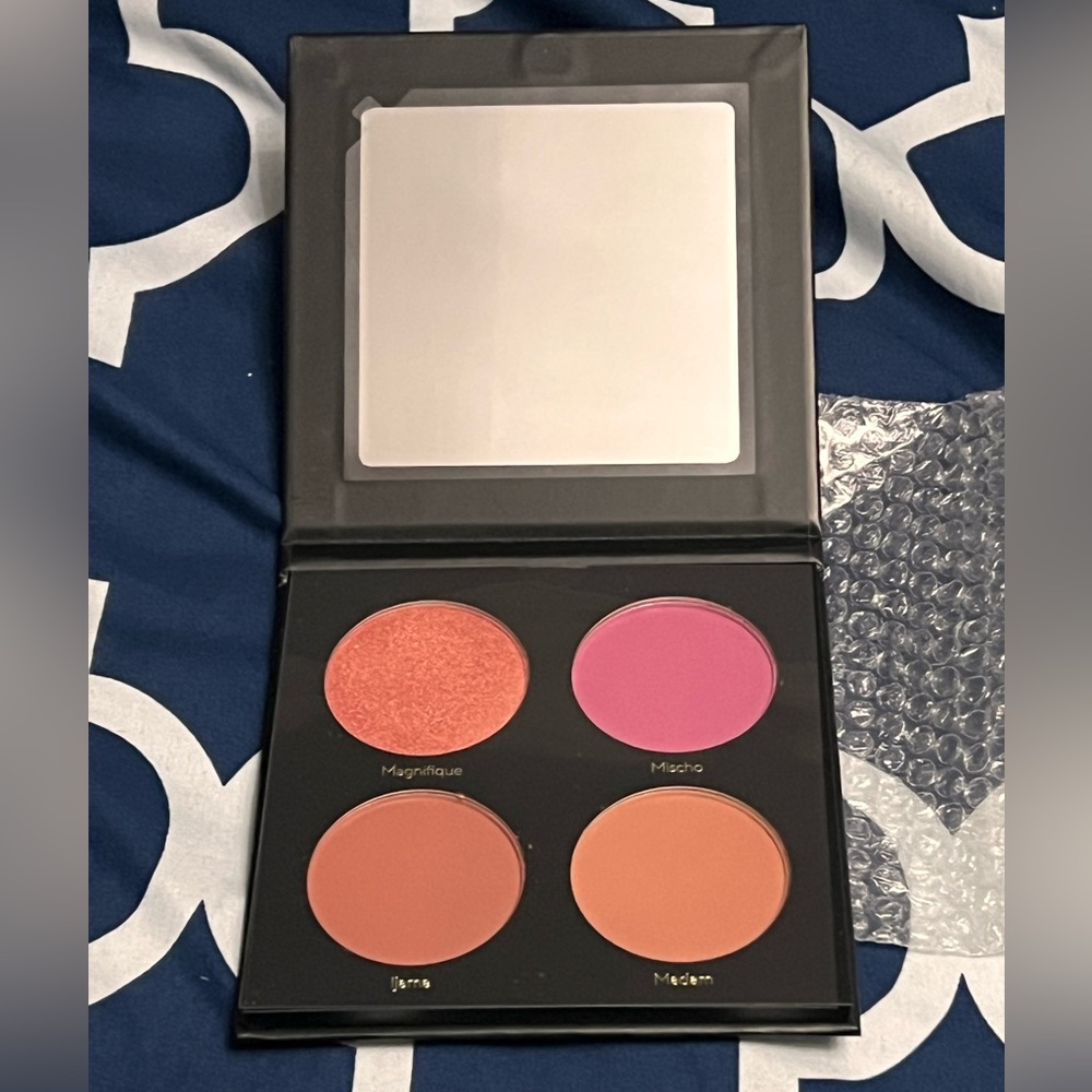Mischo Limited Edition Beauty Blush Palette